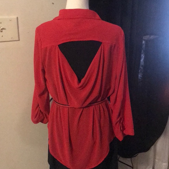 Classy top! - Picture 4 of 4